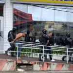 Criminosos se rendem e reféns são liberados em assalto a banco na Grande São Paulo