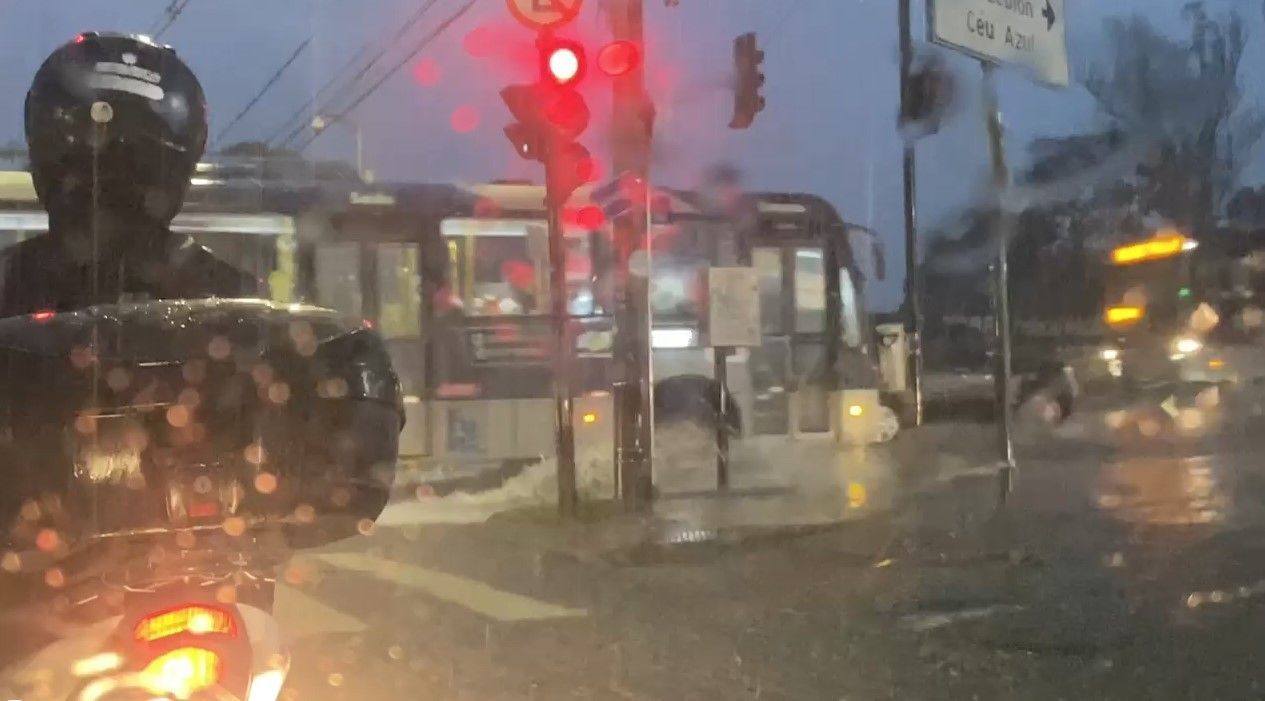 Região de BH registra 15% da chuva esperada para janeiro em apenas três dias