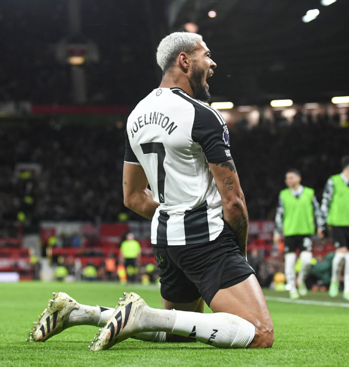 Brasileiro marca, e Newcastle derrota Manchester United pela Premier League