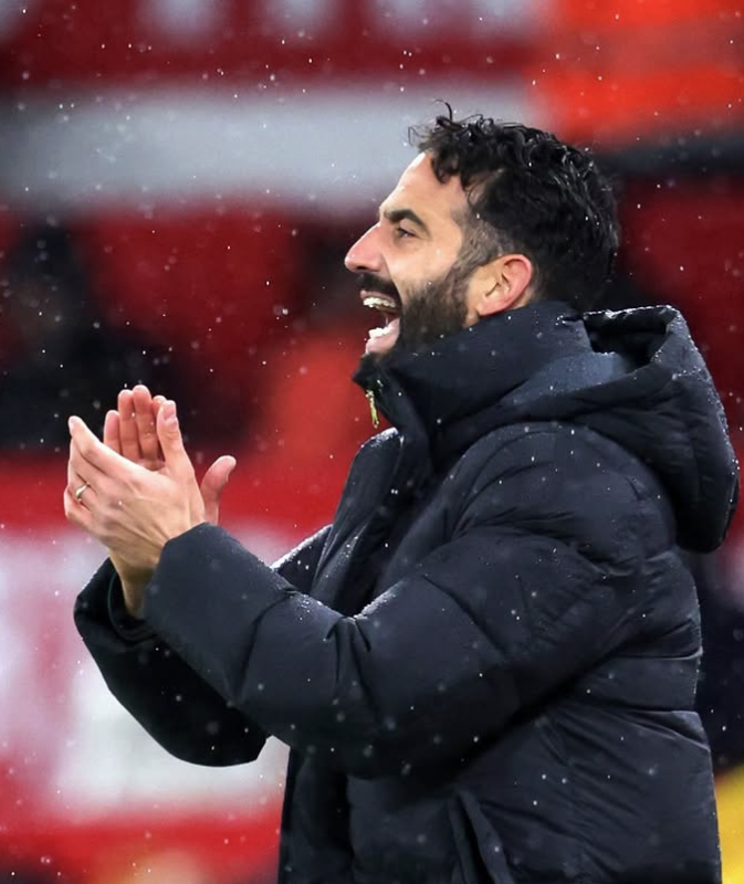 Técnico do Manchester United define momento do clube como 'constrangedor'
