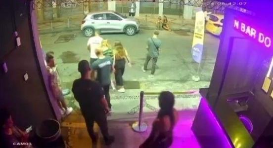 RJ: imagens do interior da boate mostram momentos após suposto estupro coletivo | CNN Brasil
