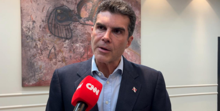Visita de Macron é chance de conseguir recursos para a Amazônia, diz governador do Pará à CNN | CNN Brasil