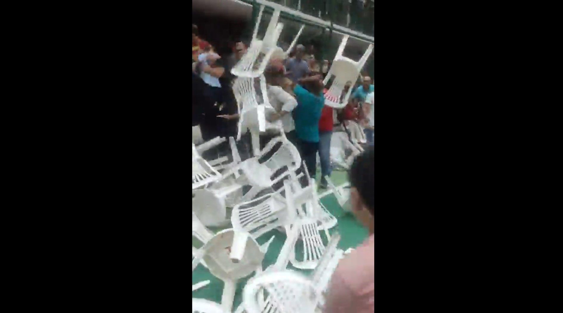 Vídeo: assembleia de sindicato termina em pancadaria no Ceará