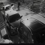 Vídeo: motorista de aplicativo arrasta mulher e criança para fora do carro no RJ