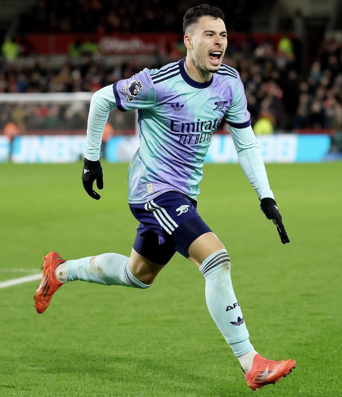 Com gols de brasileiros, Arsenal vence e reassume vice-liderança da Premier League