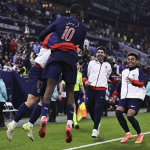 Com gol nos acréscimos, PSG vence Mônaco e é campeão da Supercopa da França