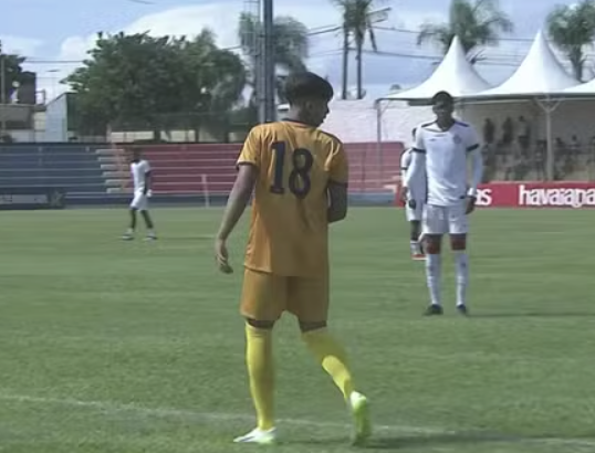 Com gol de filho de Rivaldo, Vitória e Retrô empatam na Copinha 2025