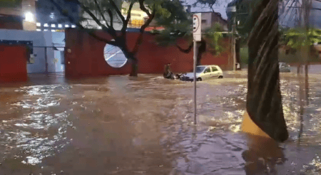Rua 12 de Outubro, próximo a UPA Venda Nova