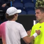 João Fonseca vence argentino e fica mais perto da chave principal do Australian Open