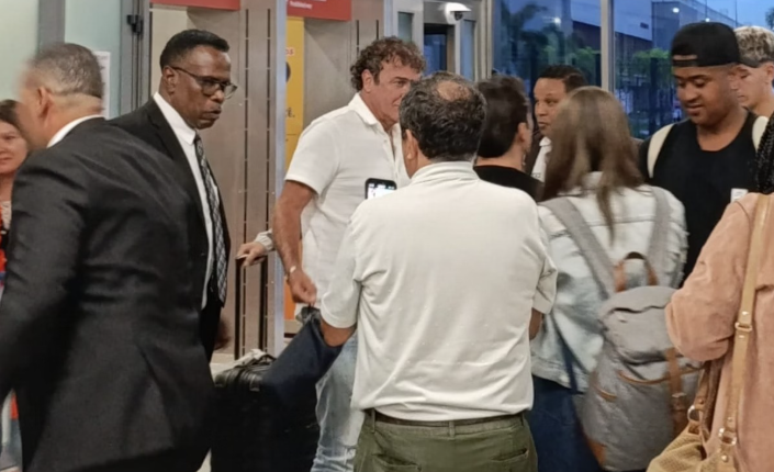 Cuca chega a BH para primeiro compromisso com o Atlético; saiba detalhes