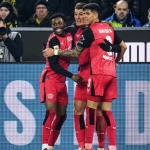 Bayer Leverkusen vence Borussia Dortmund e segue na cola do líder da Bundesliga