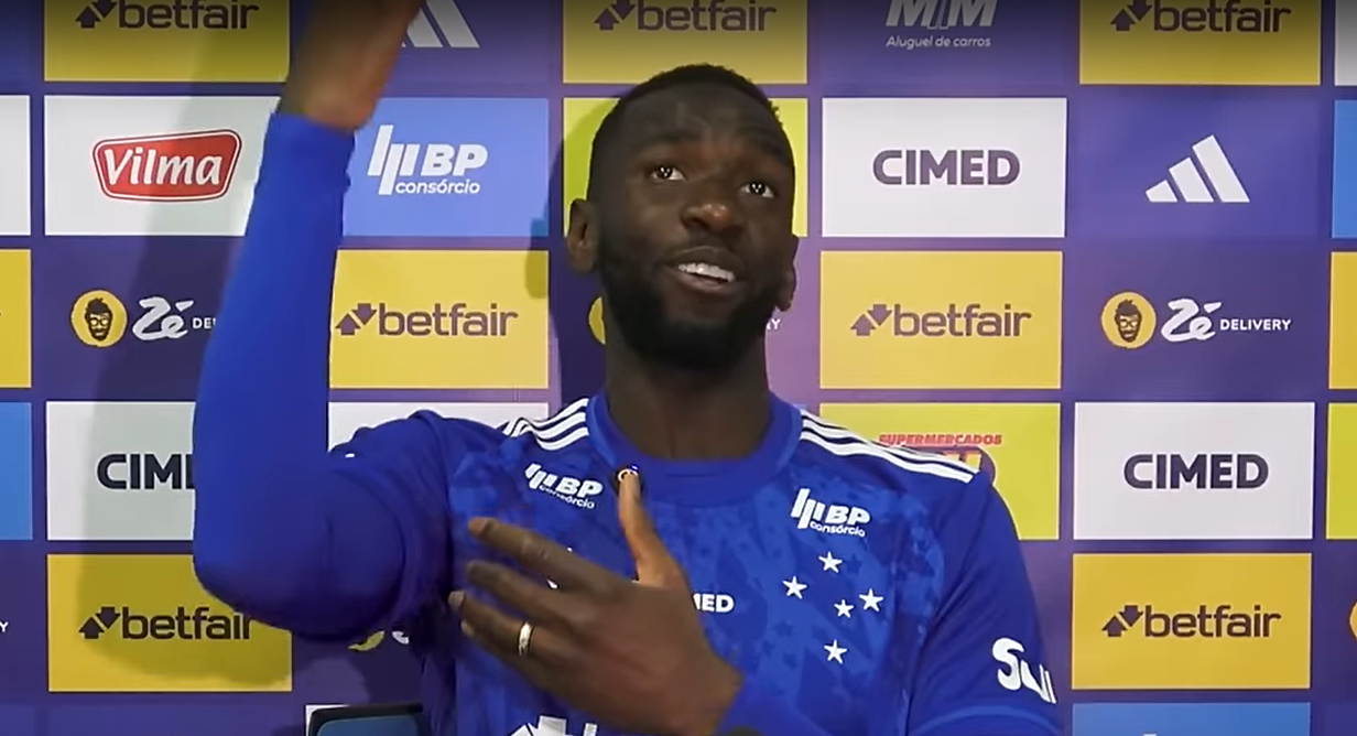 Apresentado no Cruzeiro, Bolasie diz onde pode jogar no ataque