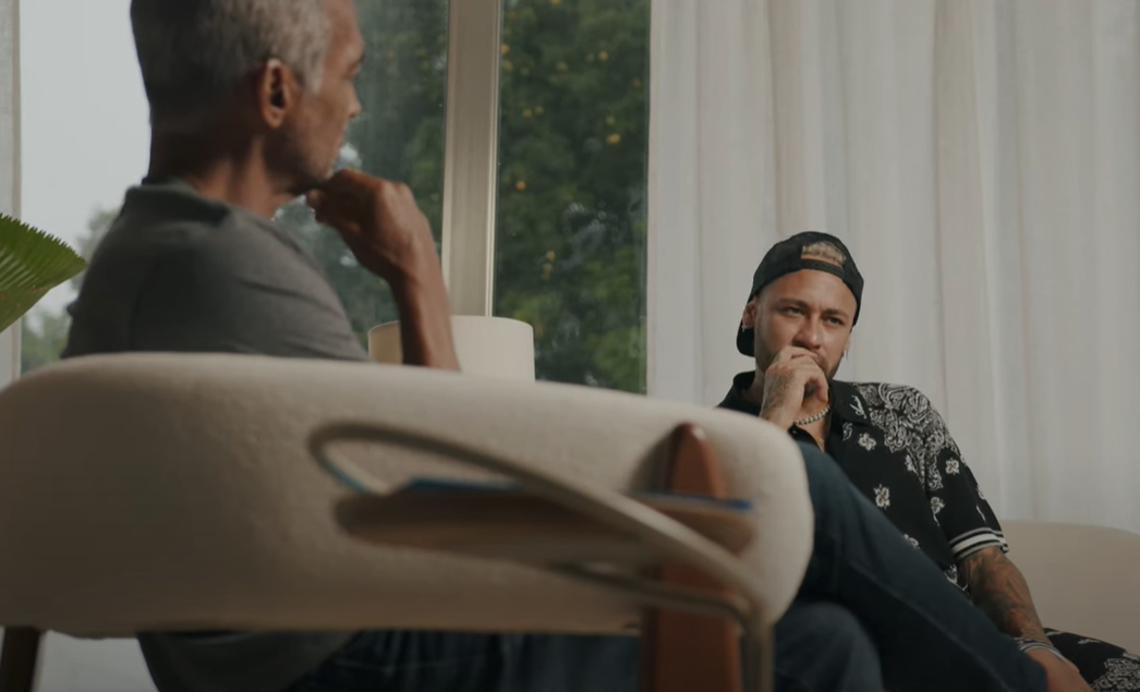 Neymar revela motivo de saída do Barcelona para o PSG em entrevista a Romário