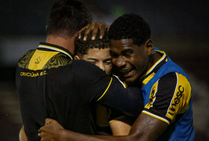 Criciúma bate a Ferroviária e vai enfrentar o São Paulo na semifinal da Copinha