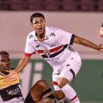 Atacante brilha, São Paulo vira sobre o Criciúma nos acréscimos e vai à final da Copinha