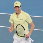 Australian Open: Sinner vence Shelton e avança à final em busca do bicampeonato
