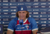 'Ansioso' por títulos, David Luiz é apresentado e explica escolha pelo Fortaleza