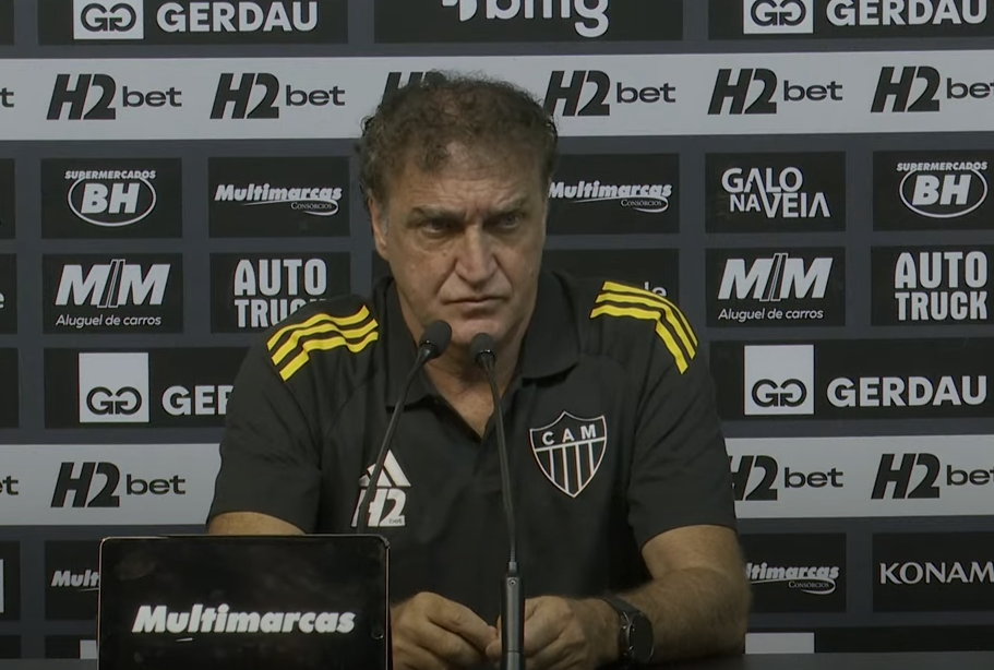 Cuca descarta insatisfação com movimentações do Atlético no mercado da bola
