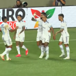 Titular do Cruzeiro rasga elogios a Gabigol e manda recado a jogadores