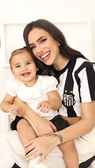 Bruna Biancardi e Mavie mandam recado a Neymar após retorno ao Santos, e web reage