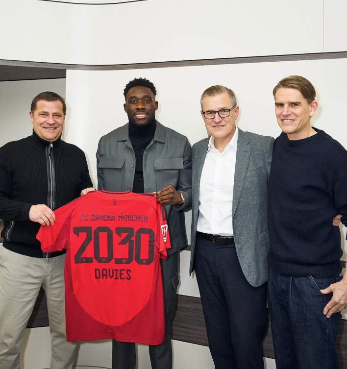 Cotado no Real Madrid, Alphonso Davies renova com Bayern de Munique