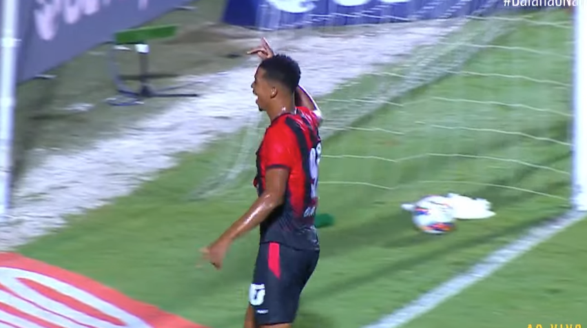 Ex-Flamengo decide no fim, e Vitória vence o Porto-BA pelo Campeonato Baiano