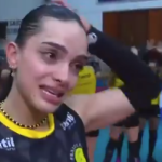 Após revelar traição, Natinha se destaca em quadra pelo Praia e se emociona