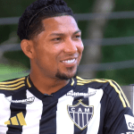 Rony se coloca à disposição de Cuca para estrear pelo Atlético na semifinal