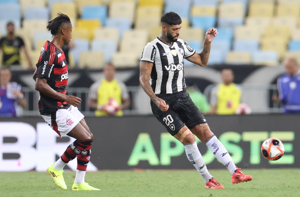 Jogadores de Botafogo e Flamengo são suspensos após briga no clássico carioca