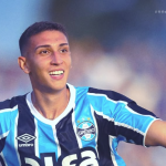 Com um a menos e time alternativo, Grêmio bate Ypiranga-RS pelo Gaúcho