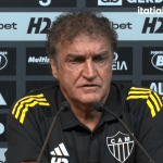 Cuca confirma saída de volante do Atlético e detalha negociação