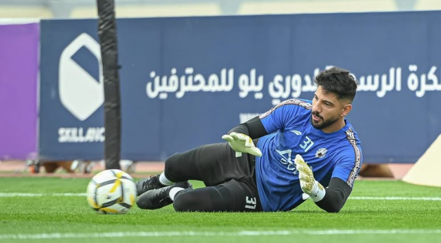 Ex-Flamengo empurra árbitro após receber vermelho em jogo da Segunda Divisão Saudita; veja