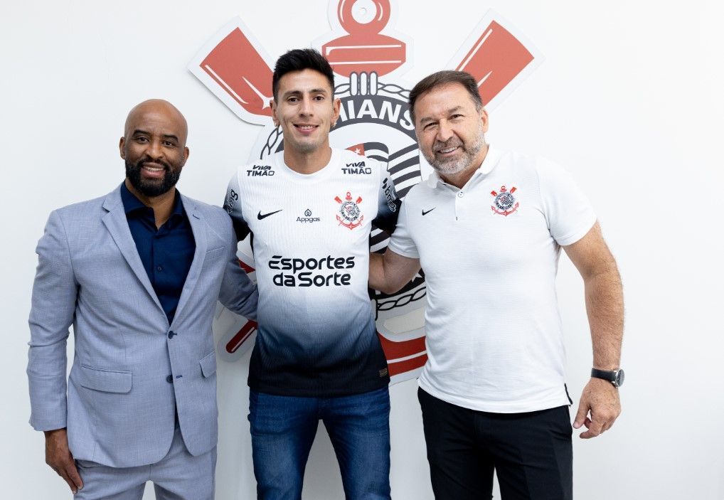 Corinthians anuncia a contratação de Fabrizio Angileri; veja detalhes