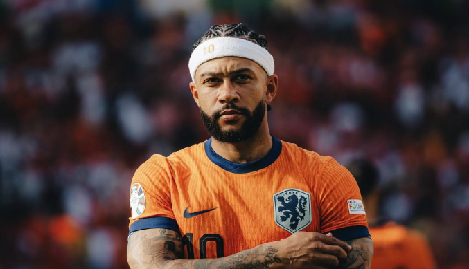 De olho em Depay, Holanda muda data de convocação e fará 'peneira' para Copa do Mundo