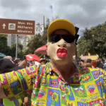 Com participação de Zeca Camargo, 'Beiço do Wando' lota Av. Brasil no Carnaval de BH; veja fotos