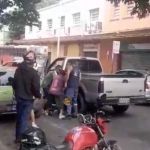 Motorista atropela adolescente no Centro de BH e é agredido por populares