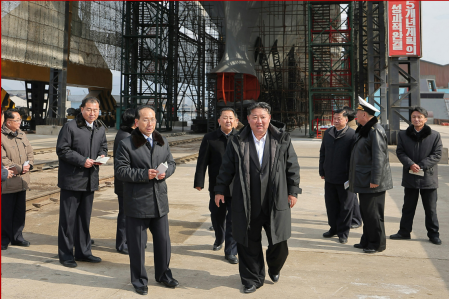 Kin Jong Un construção submarino nuclear