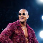 Léo Santana comanda trio elétrico em estreia no Carnaval de São Paulo