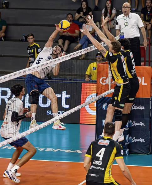 Praia Clube é derrotado pelo Suzano Vôlei e perde sequência invicta na Superliga