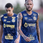 Neymar rebate críticas de torcedor do Santos: 'Fica quieto'