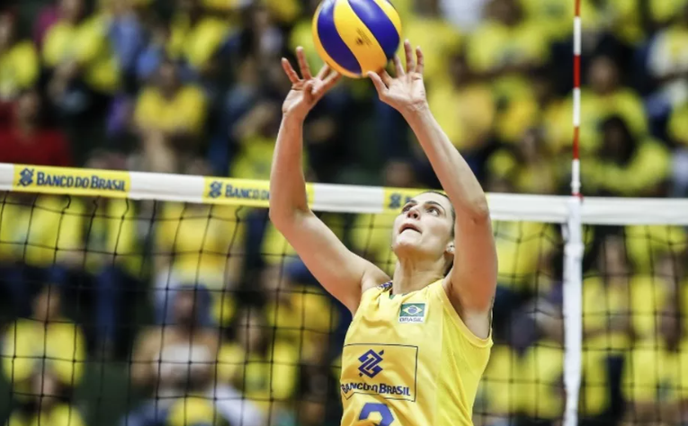 Vôlei: campeã olímpica anuncia pausa após diagnóstico de nódulo na tireoide