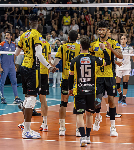 Sesi Bauru x Praia Clube: horário e onde assistir ao vivo pela Superliga Masculina