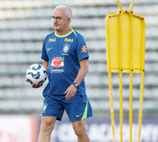 Dorival Jr. critica presidente da Conmebol e cobra atitudes contra racismo