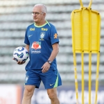 Dorival Jr. critica presidente da Conmebol e cobra atitudes contra racismo