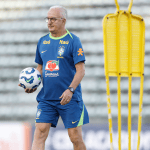 Dorival Jr. critica presidente da Conmebol e cobra atitudes contra racismo