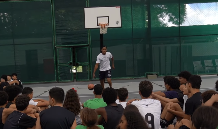 Atlético inaugura quadra de basquete com presença de astros do NBB