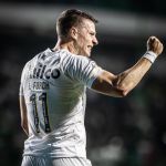Santos: atacante de alto custo se apega a contrato e dificulta saída