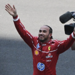 GP da China: Hamilton fatura corrida sprint em primeira vitória pela Ferrari