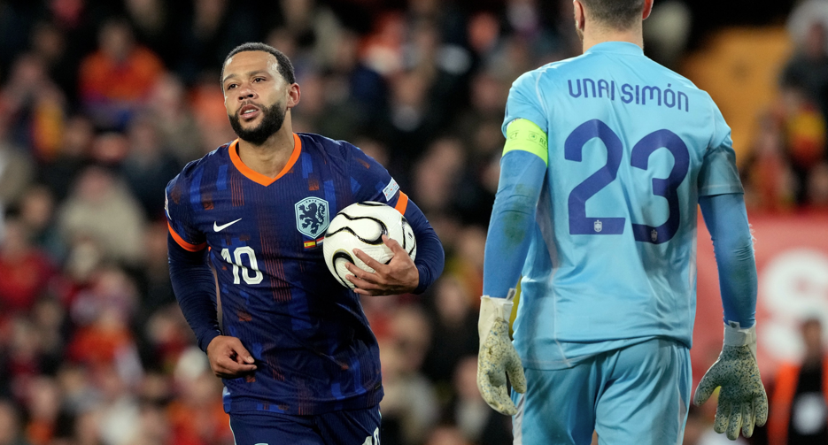 Memphis, do Corinthians, volta a marcar após oito meses pela Holanda