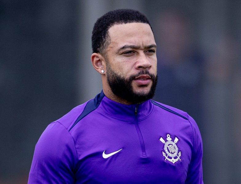 Corinthians define data para a reapresentação de Memphis Depay